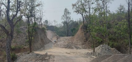 बड्डीचौर-खम्बागाडे सडक निर्माण नहुँदा नागरिकलाई सास्ती