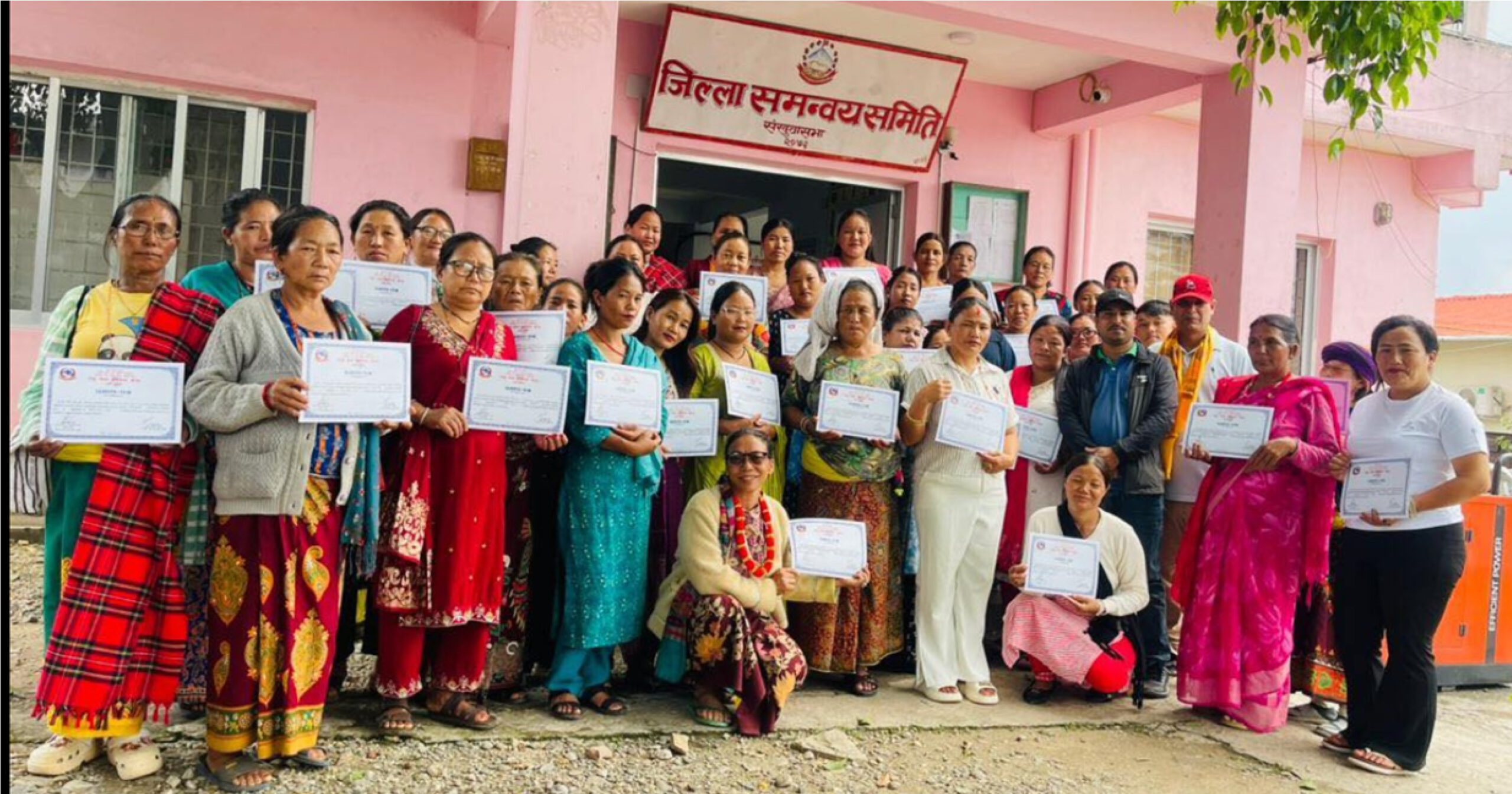 डिप्रोक्स लघुवित्तद्वारा व्यवसायिक गाई तथा कुखुरा पालन तालिम प्रदान