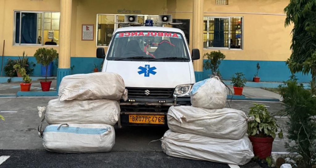एम्बुलेन्सबाट गाँजा बरामद, दुई जना भारतीय नागरिक पक्राउ