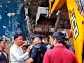 हेटौंडा–पथलैया खण्डको तीन नम्बर पुल नजिकको बस्तीमा डोजर चल्यो, ७० बढी होटल व्यवसायी विस्थापित