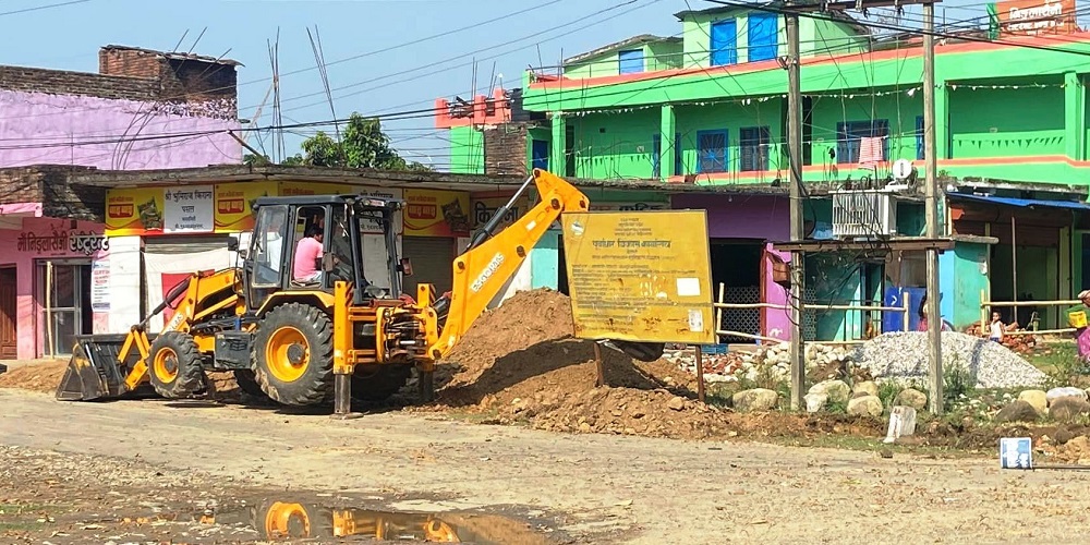बेलौरीमा  अतिक्रमित संरचना हटाइयो