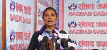 महिना दिनसम्म पनि श्रीकृष्ण विकले पाएनन् न्याय, आमा विन्दमया माइतीघर धर्नामा