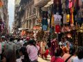 स्थानीय हाटबजारमा उपभोक्ताको घुइँचो