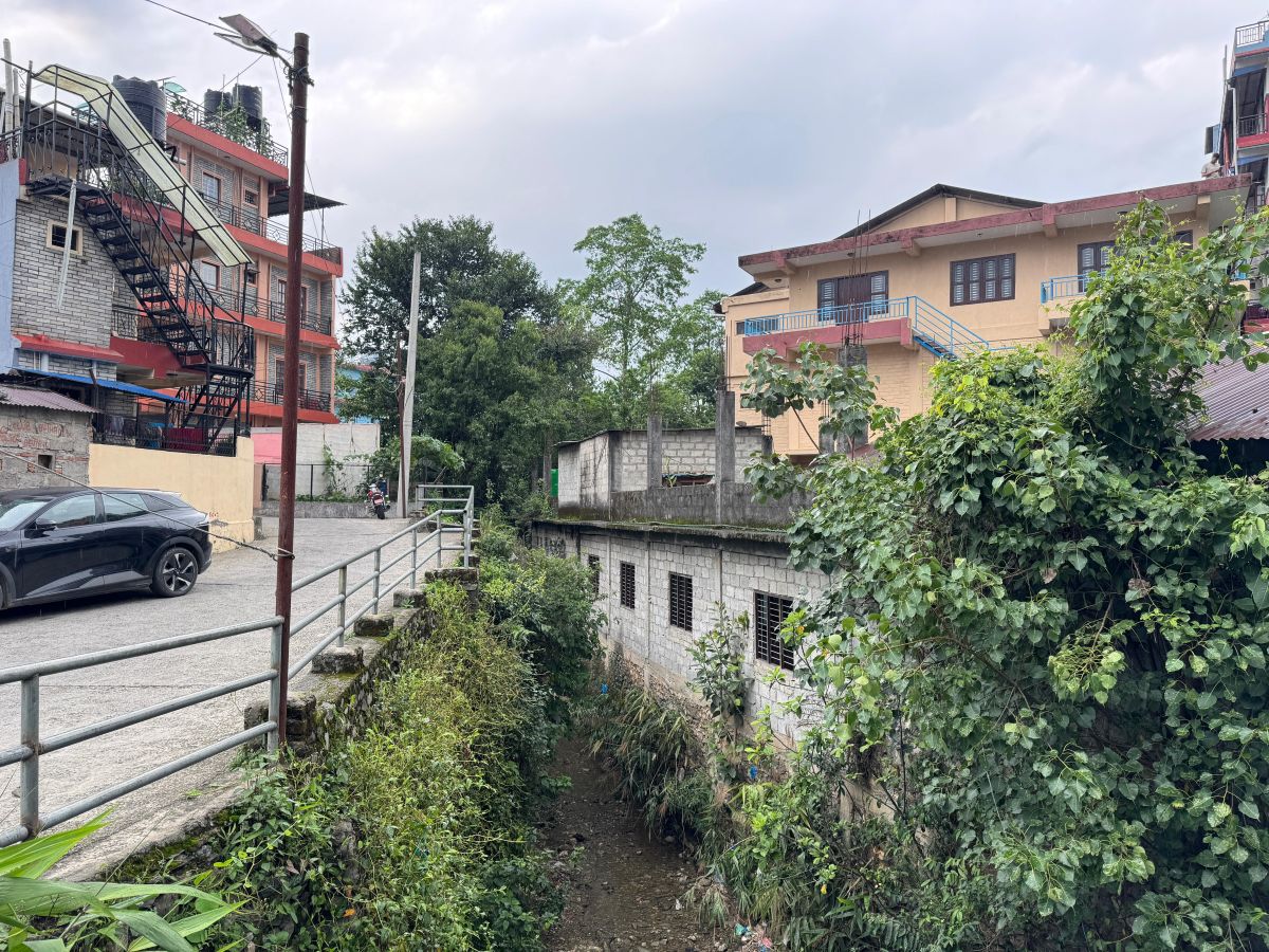 पोखराको अतिक्रमित फिर्के खोलालाई प्राकृतिक बहावमा ल्याइँदै