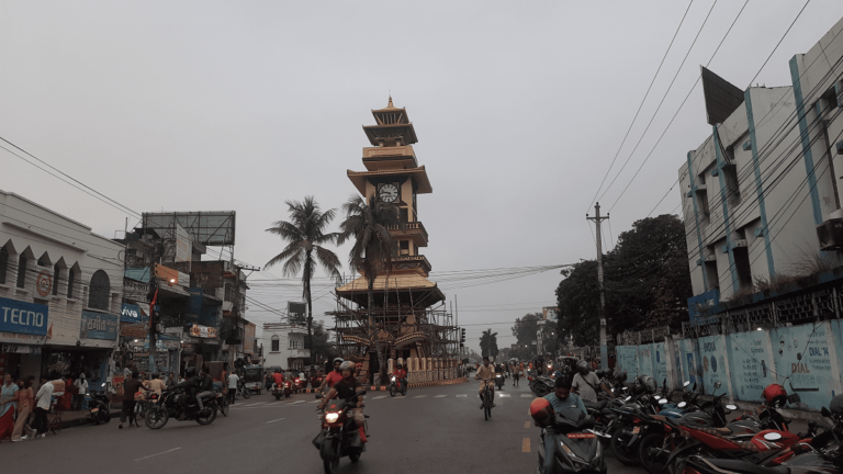 वीरगञ्जको घण्टाघर क्षेत्रमा सरसफाइ