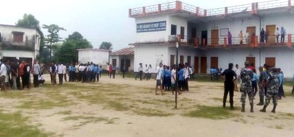 पालिकाद्वारा विद्यालय बन्द