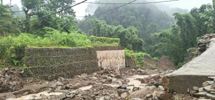 पटक–पटक म्याद थप्दा पनि सात वर्षदेखि लेदुवा खोलाको पुल अधुरै