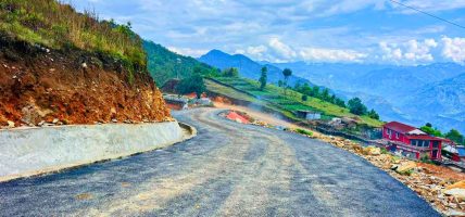एघार वर्षपछि ग्रामीण सडक कालोपत्र