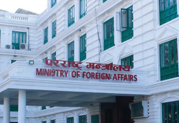 प्रधानमन्त्रीको अभिव्यक्ति ‘सीमा वारपारको जग्गा भोगाधिकार’सँग सम्बन्धित छ: परराष्ट्र प्रधानमन्त्रीको अभिव्यक्ति ‘सीमा वारपारको जग्गा भोगाधिकार’सँग सम्बन्धित छ: परराष्ट्र
