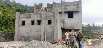 चार वर्षअघि नै बन्नुपर्ने स्वास्थ्य चौकी अझै अलपत्र, श्रमिकले पाएनन् ज्याला