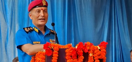 प्रहरी कार्यालयमा विचौलियाको प्रवेश रोक्न आइजी कार्कीको निर्देशन