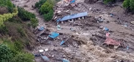 हुम्लाको नेप्कामा पहिरोको ठूलो क्षति, विद्यालयदेखि खेतीयोग्य जमिनसम्म बगायो