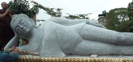 नमुना बुद्ध विहारमा सिंहशैय्यासन बुद्धमूर्ति प्रतिष्ठा