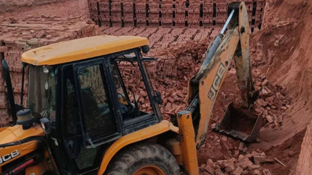 सर्लाहीमा इट्टा भट्टाको चयाङ खस्दा तीन जना मजदुरको मृत्यु, दुई जना घाइते