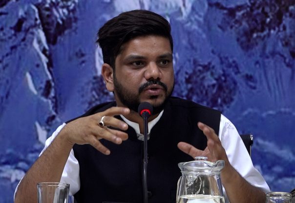 भिजिट भिसामा घरेलु कामदार बनेर विदेशिने महिलाको तथ्यांक राज्यसँग छैन : मन्त्री यादव (भिडियो सहित)