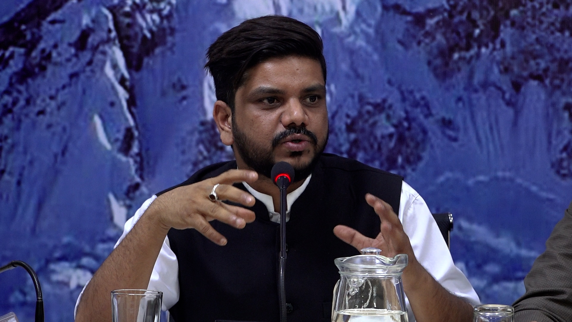 भिजिट भिसामा घरेलु कामदार बनेर विदेशिने महिलाको तथ्यांक राज्यसँग छैन : मन्त्री यादव (भिडियो सहित)