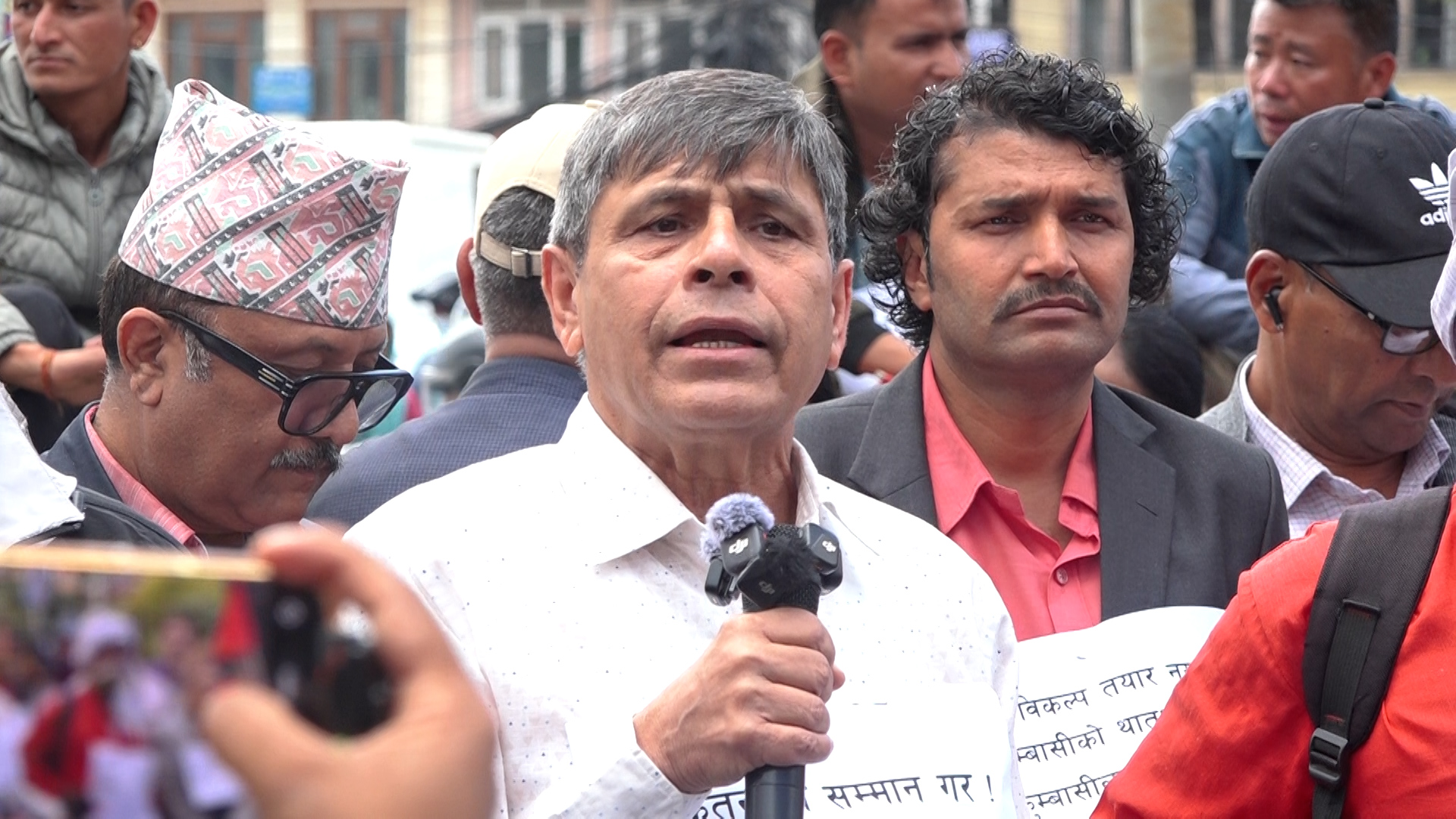 सुकुम्बासी बस्तीमा डोजर चलाएको विरोधमा भुसालको चेतावनी : ‘नागरिक डराए परिणाम राम्रो हुँदैन’ (भिडियो सहित)