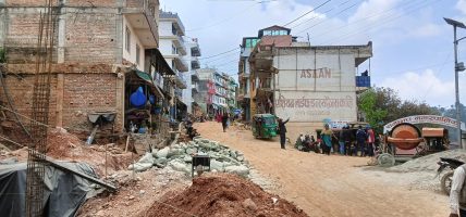 रामेछाप बजारमा व्यवस्थित सडक बन्दै