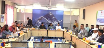 निर्माण क्षेत्रको संकटबारे मन्त्रीहरूको जवाफ : ‘आयोजना नरोक्नुहोस्, मूल्य समायोजन गर्छौं’