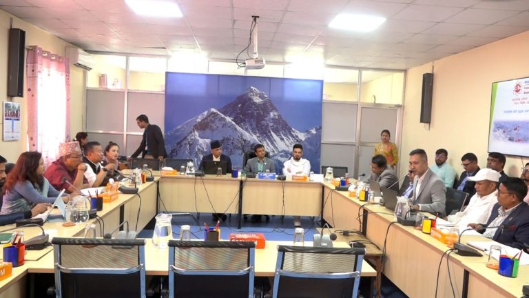 निर्माण क्षेत्रको संकटबारे मन्त्रीहरूको जवाफ : ‘आयोजना नरोक्नुहोस्, मूल्य समायोजन गर्छौं’ (भिडियो सहित)