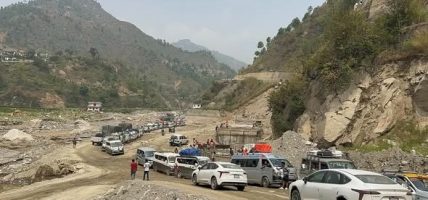 बाढीले क्षति पुर्याएको बीपी राजमार्ग पुनर्निर्माण तीव्र, जाइका मार्फत २ अर्ब ६० करोडमा ३.२ किमि सडक निर्माण हुने