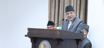 प्रचण्डको प्रश्न : बन्दूकले ढोका नखोलिदिएको भए कसरी मन्त्री बन्नुहुन्थ्यो ?