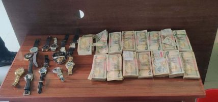भारतबाट चोरी गरेर ल्याइएको हिरामोतीसहित दुई करोड बढीको सामान बरामद्