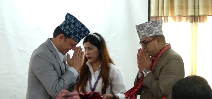 प्रतिनिधिसभा सचिव प्रकाश अधिकारीले लिए शपथ