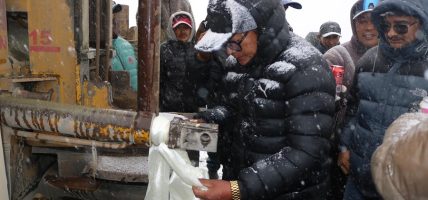 कोरलानाका डिप बोरिङ प्रविधिबाट खानेपानी