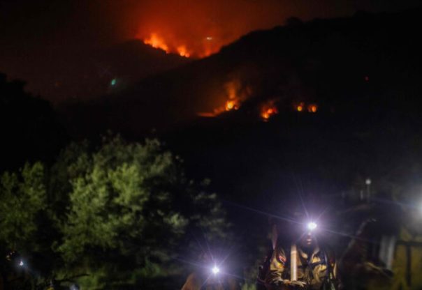 सिमी भ्यालीमा डढेलोको कहर, हजारौँ विस्थापित हुने जोखिम सिमी भ्यालीमा डढेलोको कहर, हजारौँ विस्थापित हुने जोखिम
