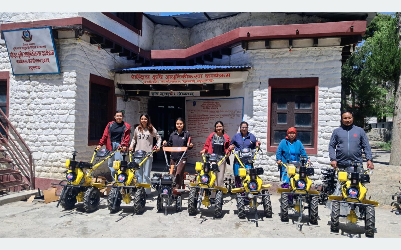 मुस्ताङका किसानलाई अनुदानमा हाते ट्याक्टर