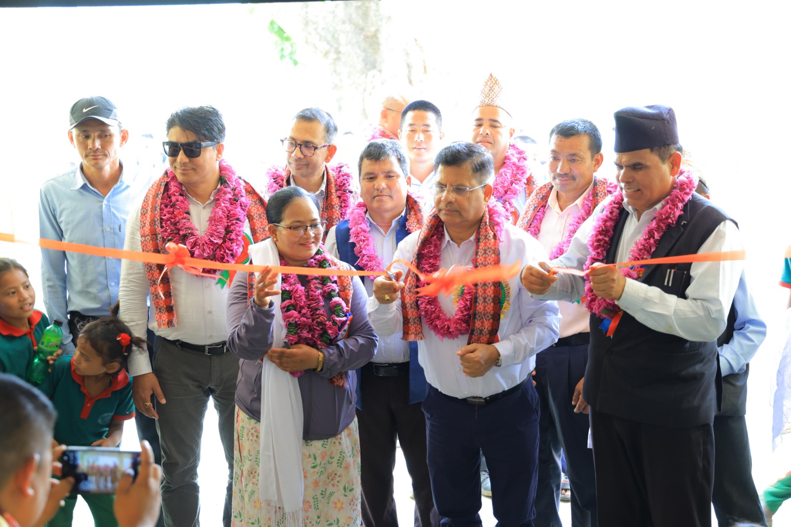 सिद्धार्थ बैंकद्वारा भूकम्प प्रभावित विद्यालयको नवनिर्मित भवन हस्तान्तरण