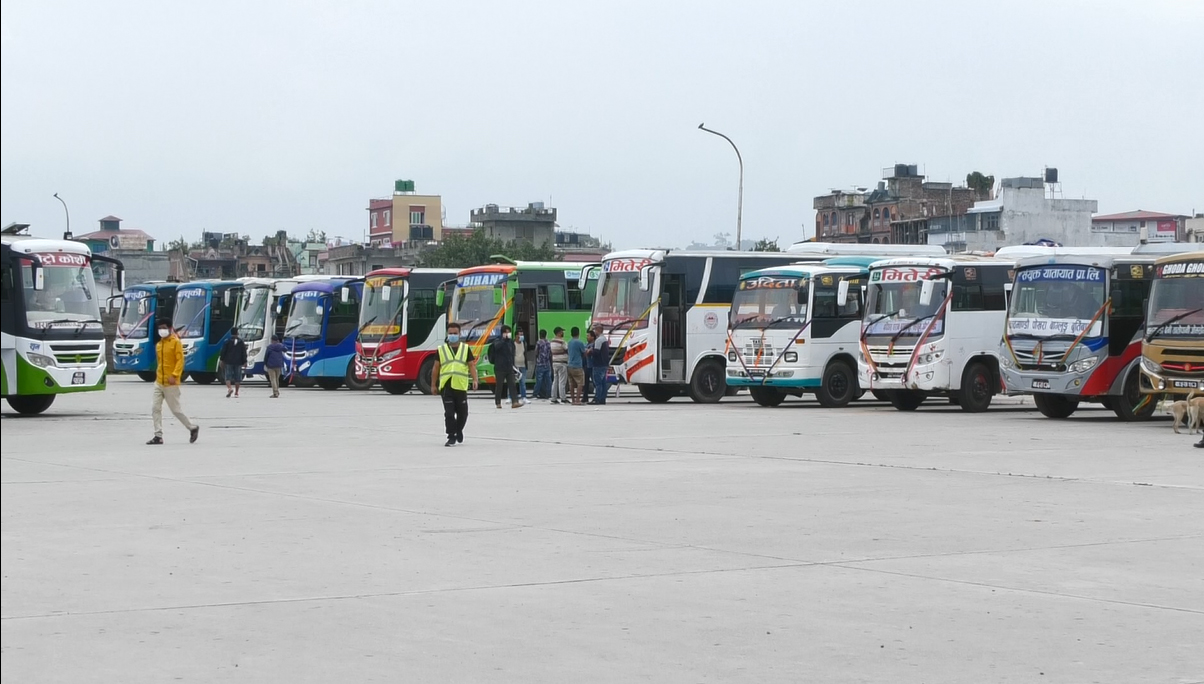 यातायात मजदुर सङ्गठनद्वारा नयाँ बसपार्कमा सरसफाइ