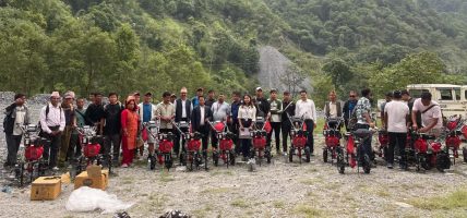 मालिकाका किसानलाई अनुदानमा यान्त्रिक हलो वितरण