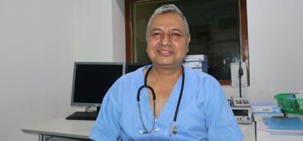 डा रेग्मीले गरे तेत्तीस हजार बिरामीको मुटुको शल्यक्रिया