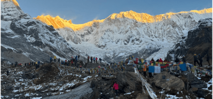 अन्नपूर्ण आधार शिविरमा ५३ धावक
