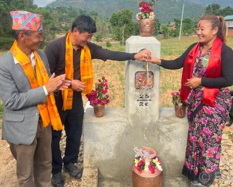 हलेसी तुवाचुङमा ‘एक घर, एक धारा’ कार्यक्रम स् सल्लेका ३१ घर मगर परिवार लाभान्वित