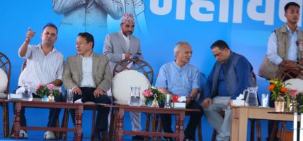रास्वपा महाधिवेशनमा पुगे बाबुराम र वर्षमान