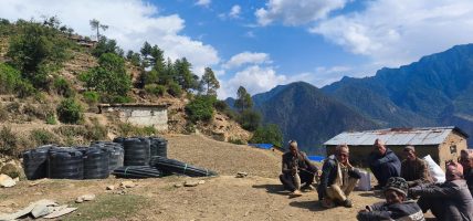 विद्यार्थीलाई पानी बोक्नैकै चिन्ता