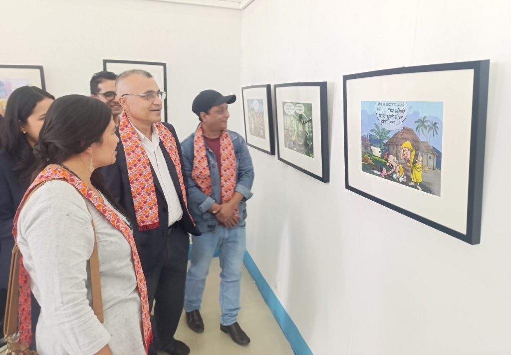 विपद् व्यवस्थापनसम्बन्धी सन्देशसहित कार्टुन प्रदर्शनी
