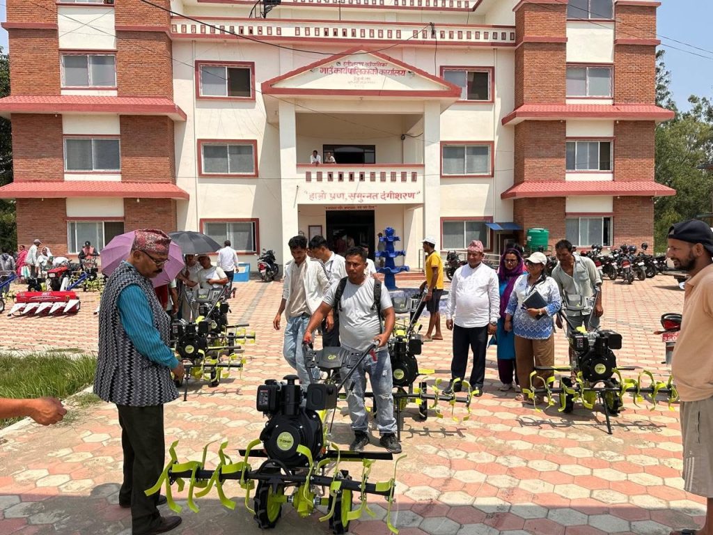 किसानलाई ५० प्रतिशत अनुदानमा कृषि उपकरण