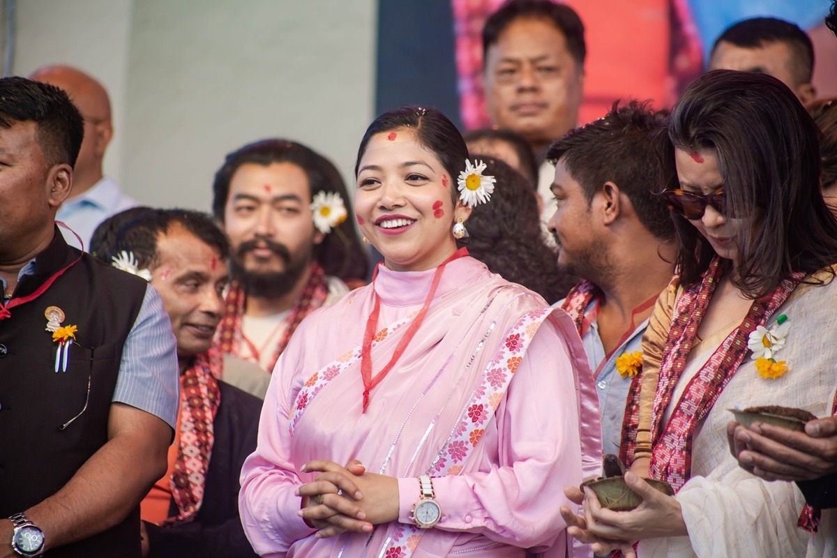 ‘इलिफेन्ट इन द फग (तिनीहरु)’लाई काठमाडौं महानगरपालिकाबाट नगद १० लाख सहित सम्मान