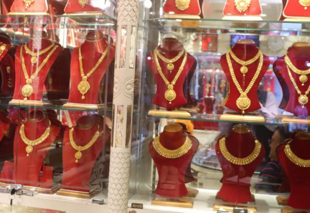 उकालो यात्रामा सुनचाँदीको मूल्य, प्रतितोला कतिमा हुँदैछ कारोबार ?