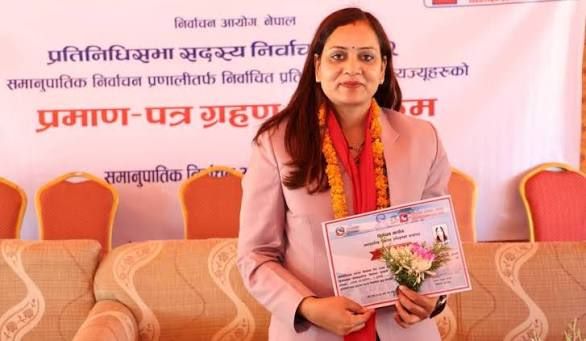 मन्त्री मेहताद्वारा बकुलहर रत्ननगर अस्पतालको निरीक्षण