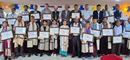 खोटेहाङका चार कृषकसहित विभिन्न व्यक्ति तथा संस्था पुरस्कृत