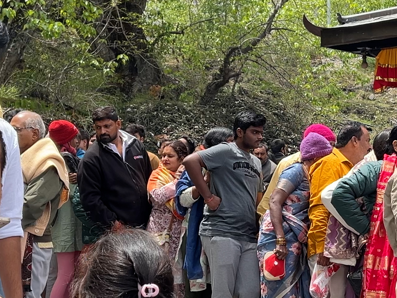 सडक सहज बनेपछि मुस्ताङमा पर्यटकको भिड, मुक्तिनाथ र कागबेनीमा दर्शनार्थीको घुइँचो
