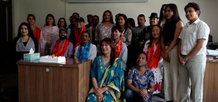 नील हिरा समाज द्वारा नेपाली चलचित्र ‘इलिफेन्ट इन द फग’ टोली सम्मानित