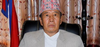 प्रदेश प्रमुख खापुङसमक्ष प्रतिवेदन पेस
