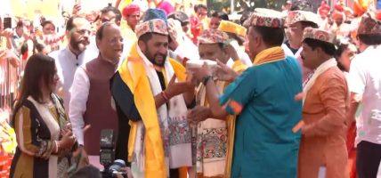 सभापति रवि लामिछानेलाई भाजपा मुख्यालयमा वाजागाजासहित स्वागत, पुष्प वर्षा गराइयो