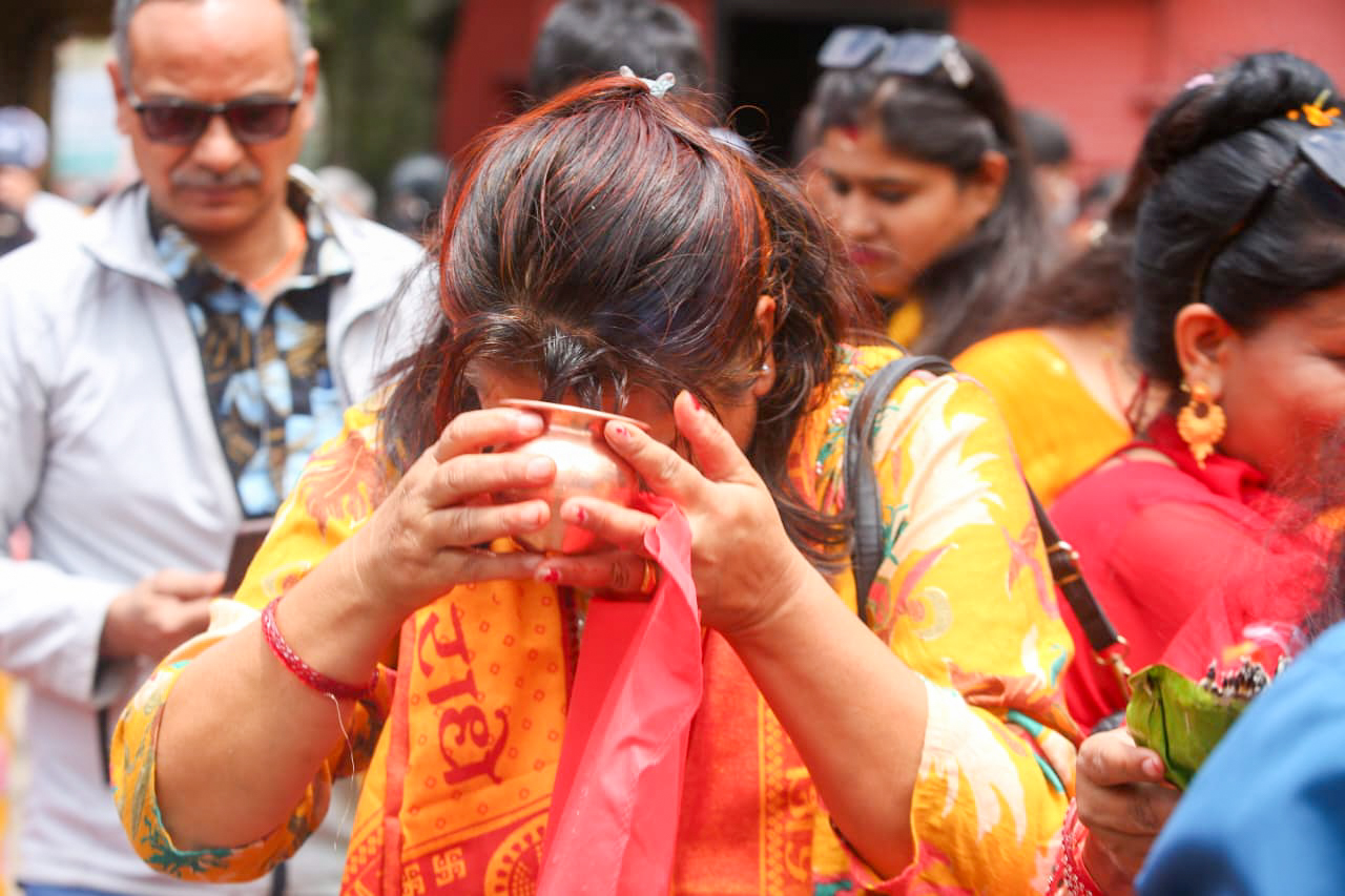 परमा एकादशीका अवसरमा बुढानीलकण्ठ मन्दिरमा श्रद्धालुको घुइँचो